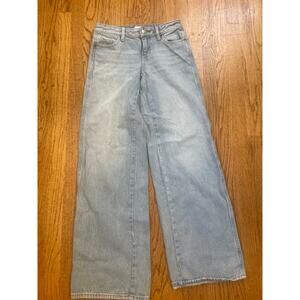 PacSun low rise light wash baggy jeans - like new!